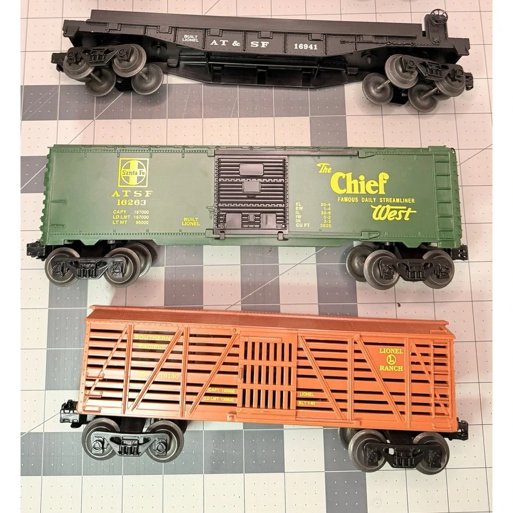 Lionel O Gauge Freight Cars Santa Fe Boxcar 16263 Stock Car 16130 Flatcar 16941